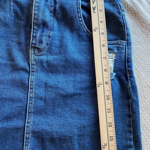 Free People Distressed Blue Mini Skirt Brack ajustable . Medidas en las fotos . - Picture 7 of 9
